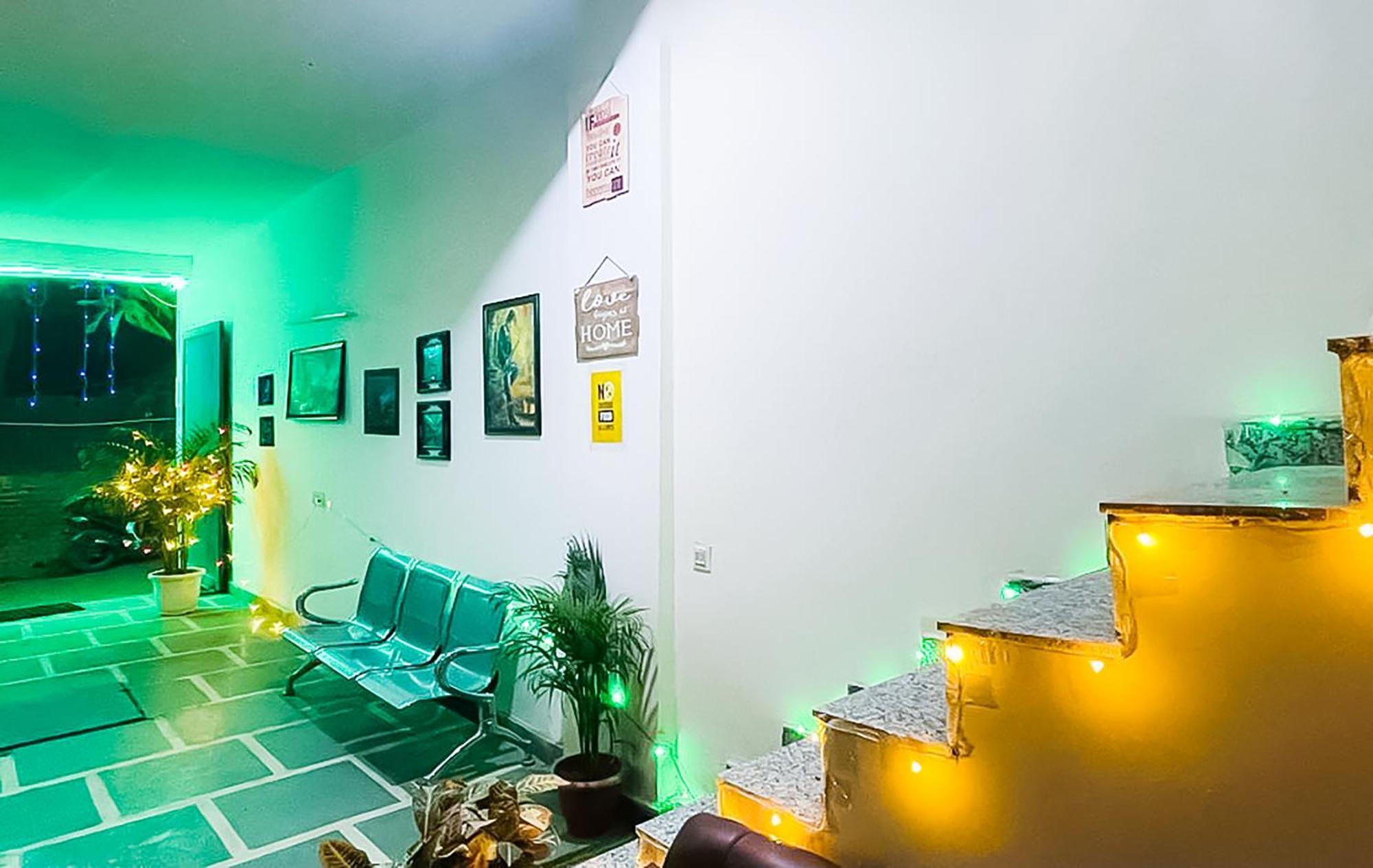 Roomshala 123 Happy Homes- Near Saket Metro Νέο Δελχί Εξωτερικό φωτογραφία