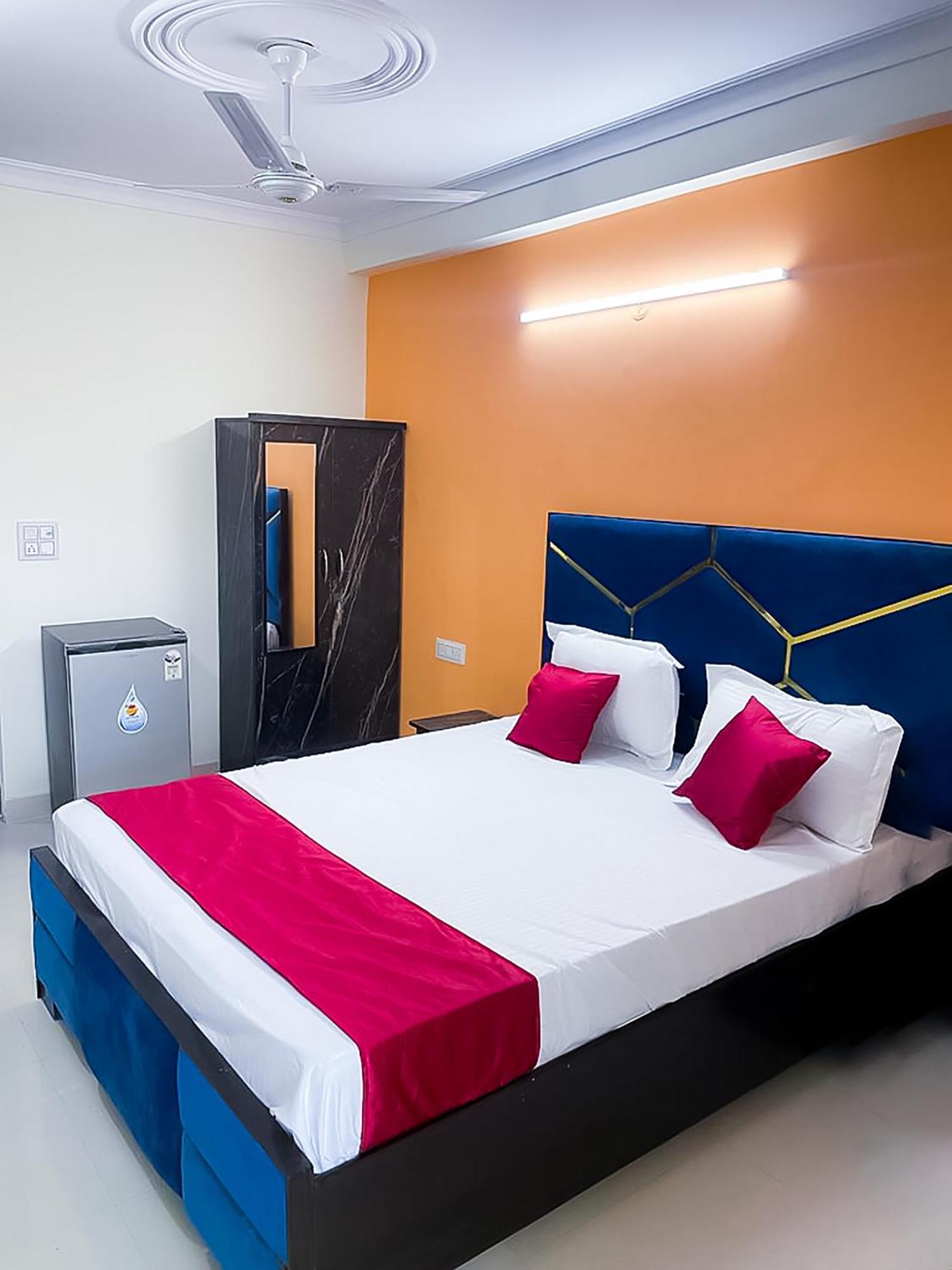 Roomshala 123 Happy Homes- Near Saket Metro Νέο Δελχί Εξωτερικό φωτογραφία