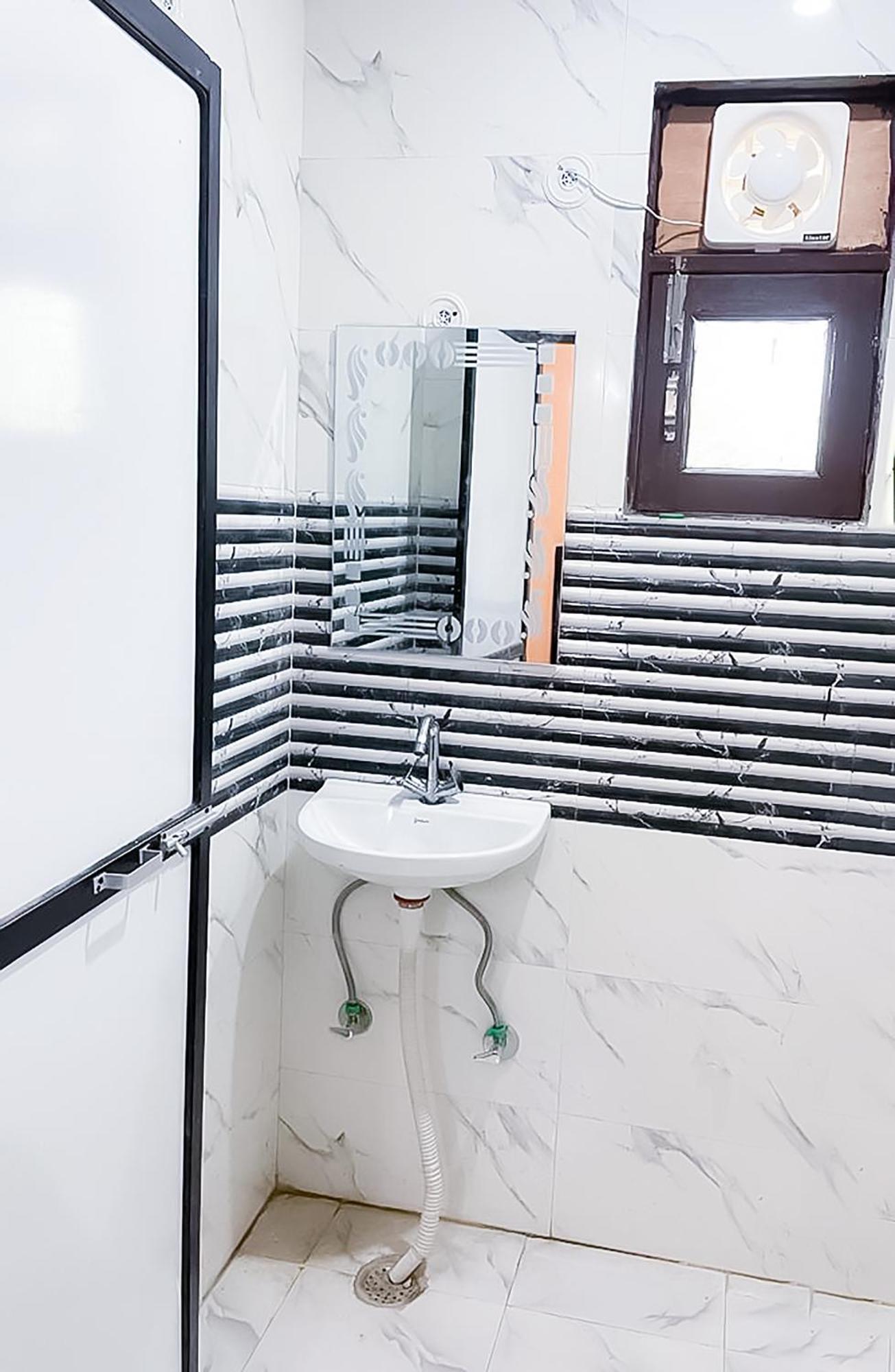Roomshala 123 Happy Homes- Near Saket Metro Νέο Δελχί Εξωτερικό φωτογραφία