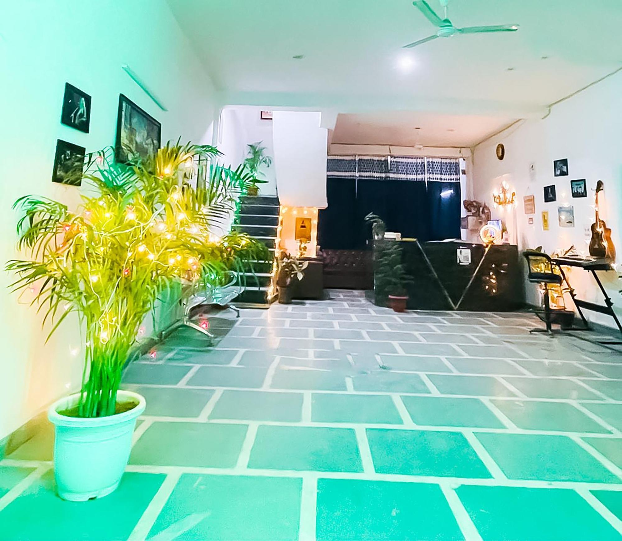 Roomshala 123 Happy Homes- Near Saket Metro Νέο Δελχί Εξωτερικό φωτογραφία